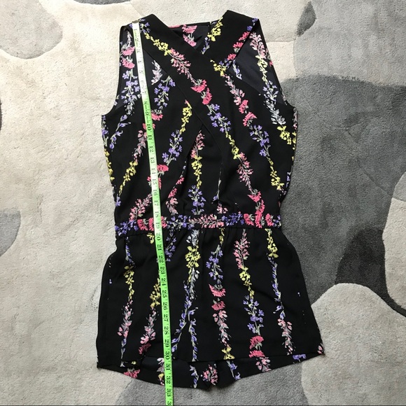 BCBGMAXAzria Floral Romper, NWT, Size XS - Picture 9 of 16